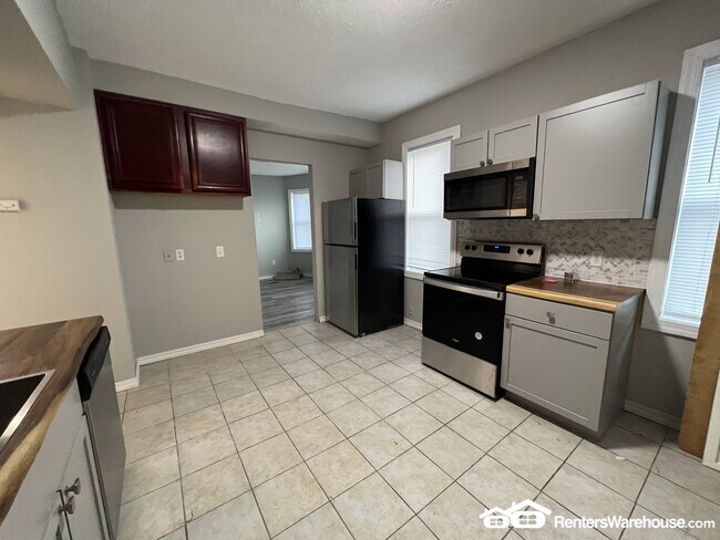 Foto del edificio - 2828 15th Ave S