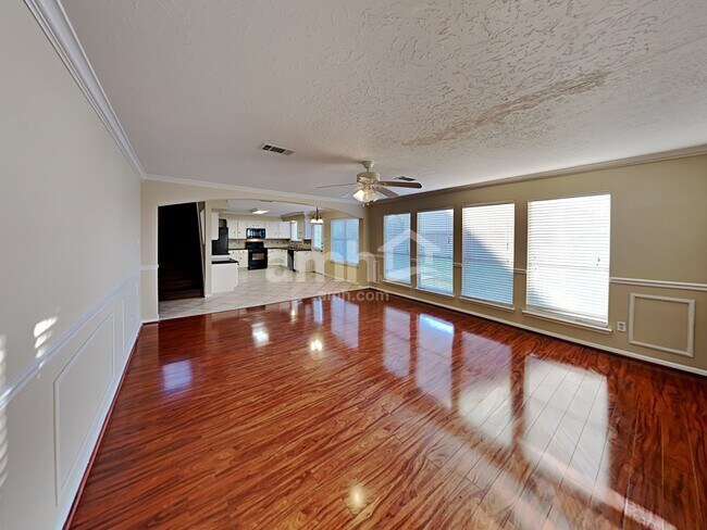 Foto del edificio - 4422 Hardwood Glen Dr