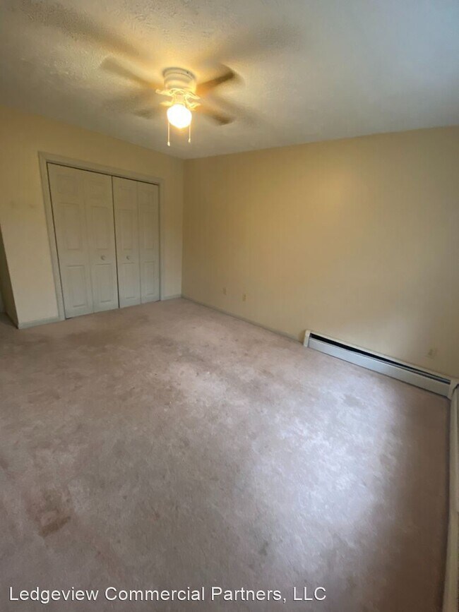 Building Photo - 2 br, 1 bath House - 1991 Bodwell Road # 17