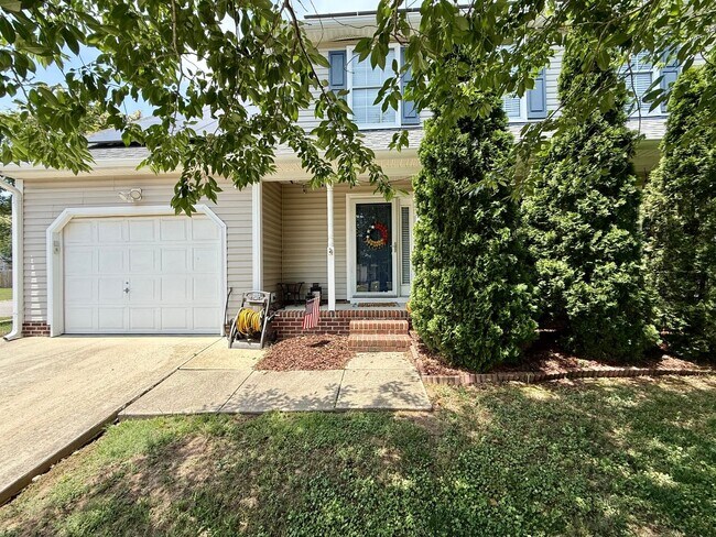 Building Photo - 4-bedroom, 2.5-bath home on a cul-de-sac street!