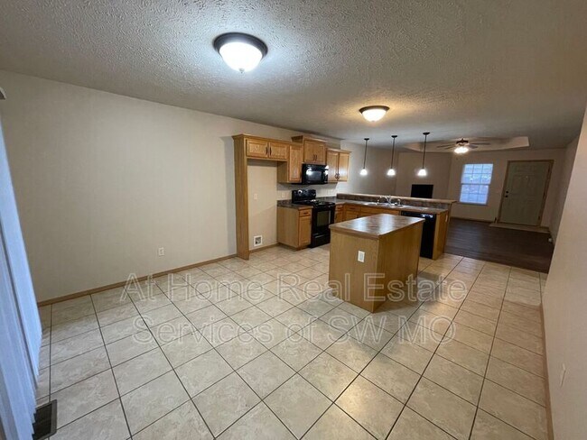 Foto del edificio - 2173 E Hamilton St