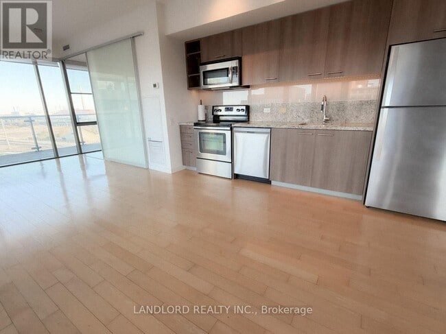 Photo du bâtiment - 70 Distillery Lane