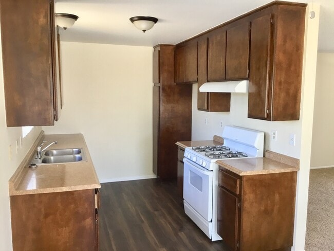 Building Photo - Goleta-6309