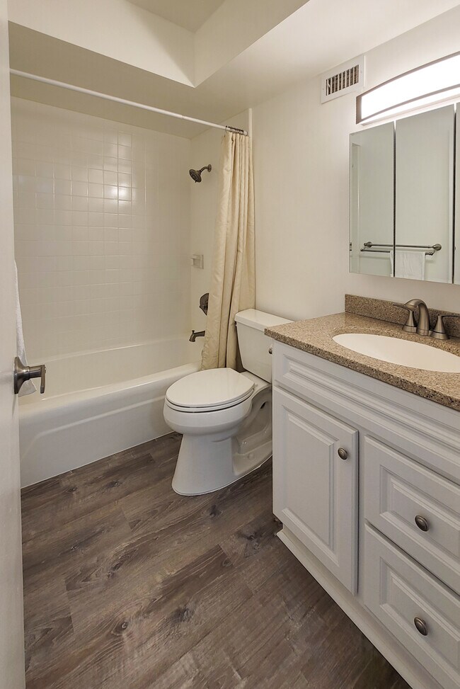 Building Photo - 5400 Likini St