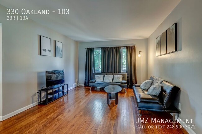 Building Photo - DOWNTOWN Royal Oak Apartment-Fully updated...