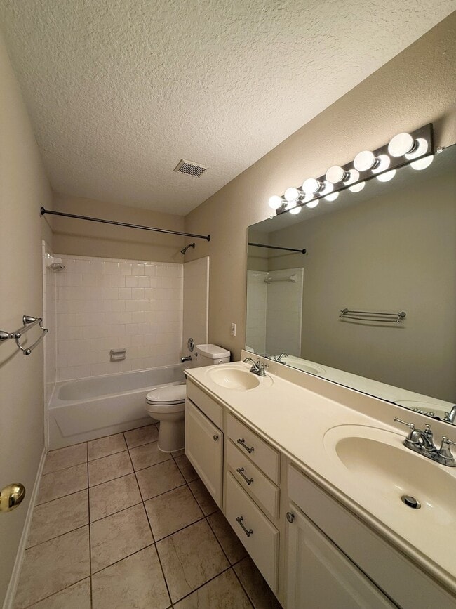 Building Photo - 5730 Forest Timbers Dr Building Photo - 5730 Forest Timbers Dr