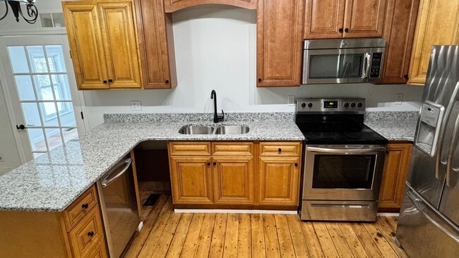 Building Photo - Lower Pottsgrove 2 Bedroom 1 bath Apartment $1,945/ month