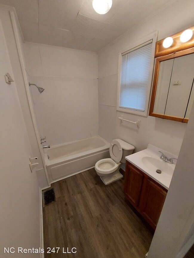 Building Photo - 3 br, 1 bath House - 522 N Dunleith Ave