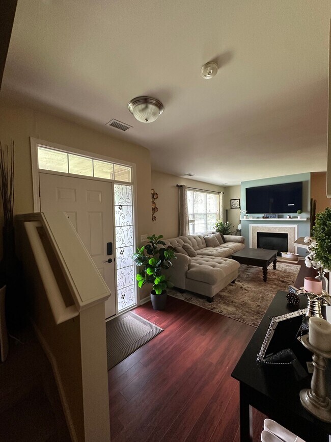 Foto del edificio - 47480 Pembroke Dr
