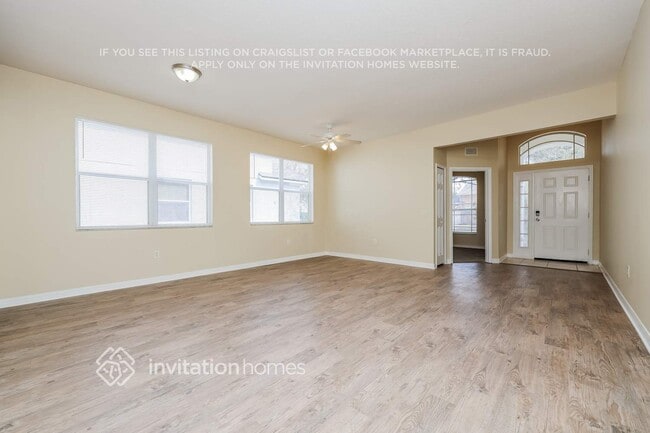 Building Photo - 3231 70th Ct E