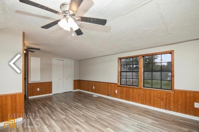 Foto del edificio - 741 Rosemont Rd