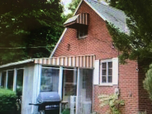 Building Photo - 4004 N High St