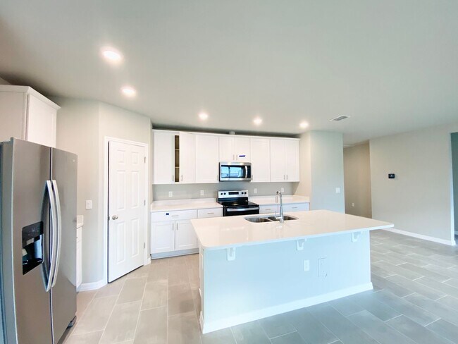 Building Photo - 572 Sun Warbler Wy