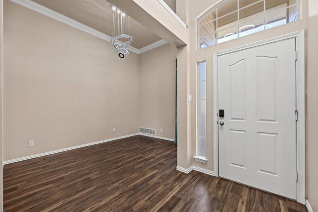 Foto del edificio - 1919 Wood Crest Dr