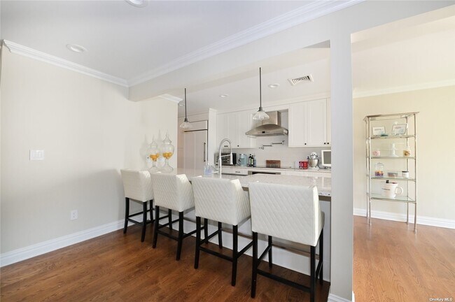 Building Photo - 92 Summit Way