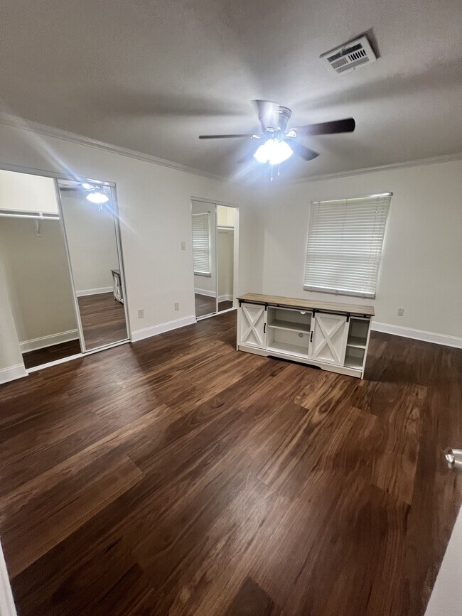 Building Photo - 403 Yvette Marie Dr