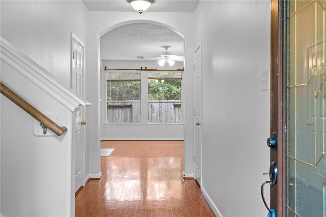 Building Photo - 107 W Burberry Cir