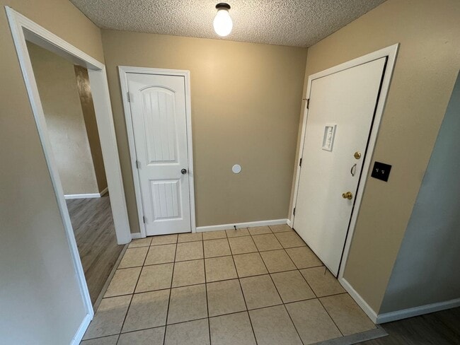 Building Photo - Beautiful  Home in Southeast Springfield