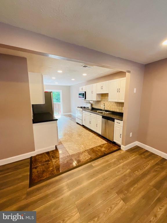 Building Photo - 404 Potomac Hills Dr