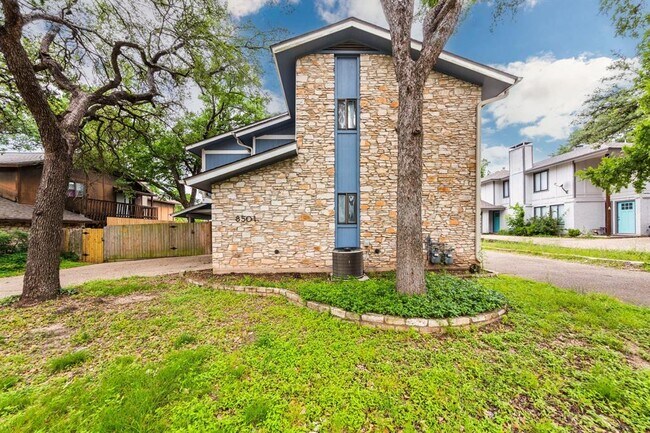 Foto del edificio - 8501 Fathom Cir