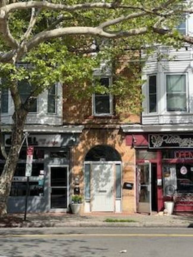 Foto del edificio - Renovated 3BR (or 2BR + Office) in East Rock w/ In-Unit Laundry – Near Yale SOM