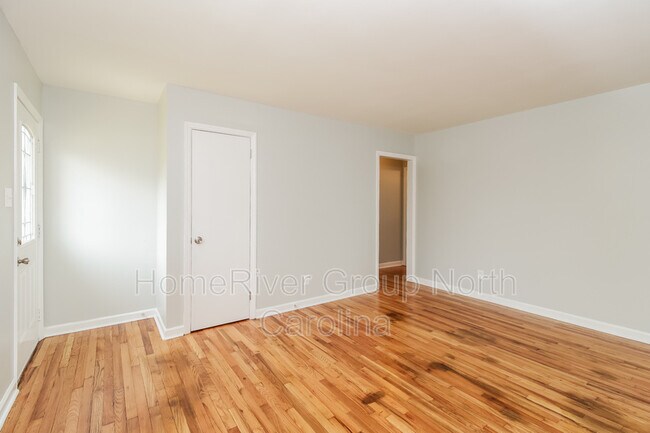 Building Photo - 104 Revere Dr