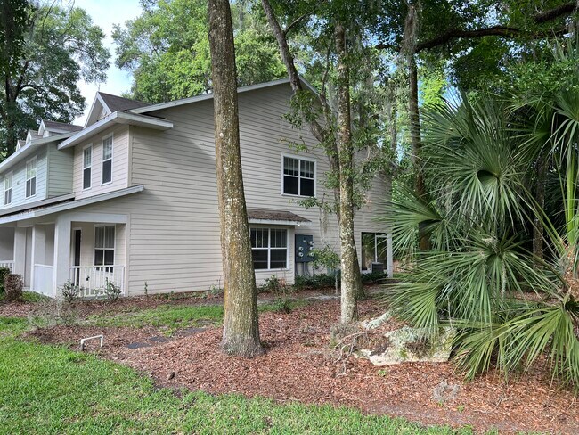 Building Photo - 4618 SW 48th Way