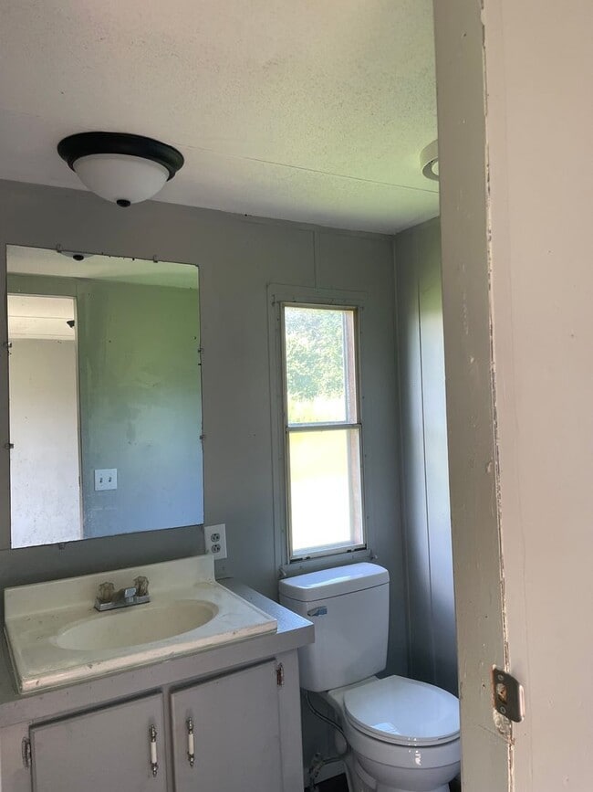 Building Photo - 3 BR 2 Bath 1,120 sq ft singlewide mobile ...