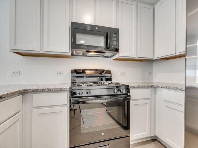 Foto del edificio - Brand New Home + 3 Bedrooms + All Appliances + Norman Schools