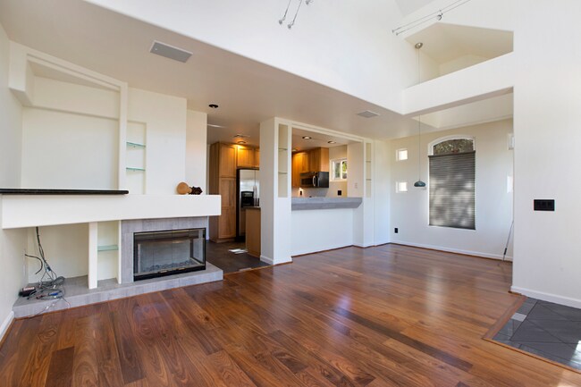 Foto del edificio - 12626 Carmel Country Rd