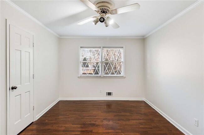 Foto del edificio - 260 River Springs Dr