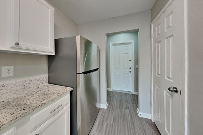 Foto del edificio - 2527 Anthony-Hay Ln