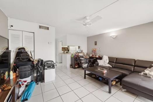 Foto del edificio - 7151 Miami Lakes Dr