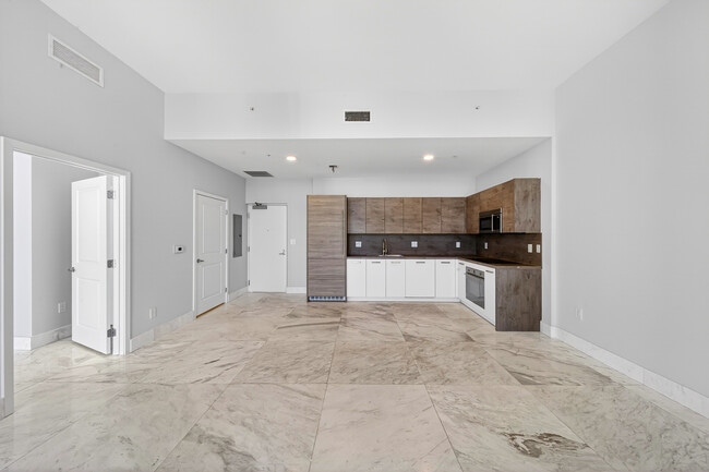 Photo - 400 Sunny Isles Blvd Townhome