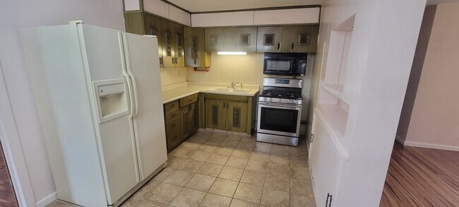 Foto del edificio - Available NOW! 2010 W Daytona 3 bed 2 bath...