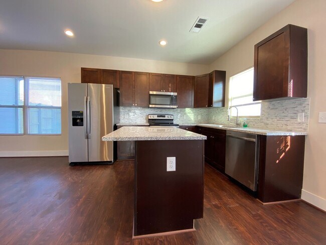 Building Photo - Home for Rent in McCalla, AL! Available to View Now!!!