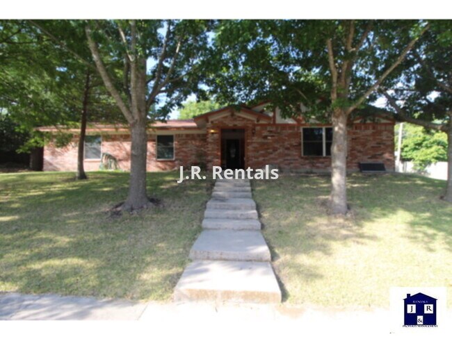 Building Photo - 616 Manning Dr