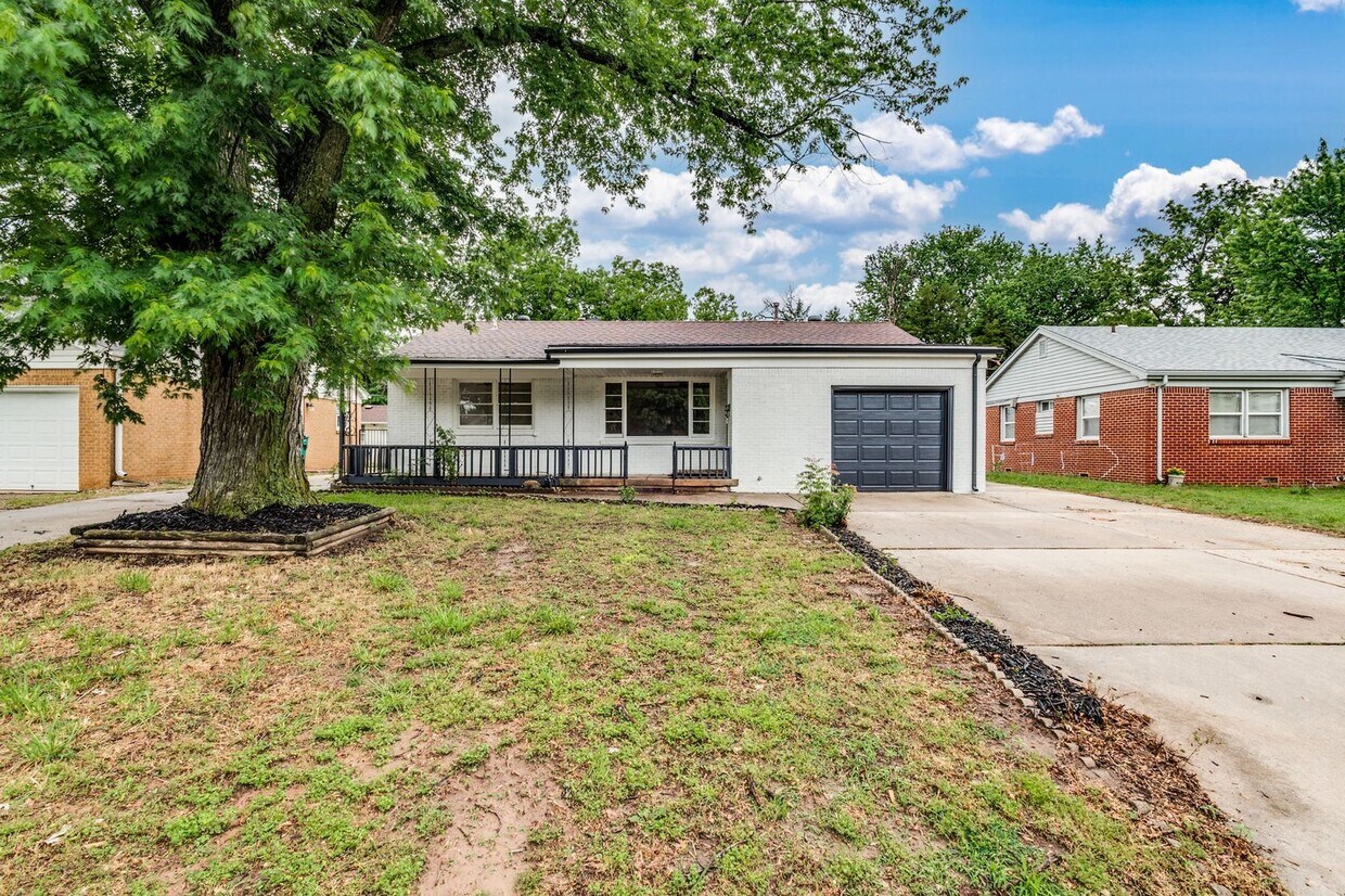 Foto principal - 215 N Hungerford St