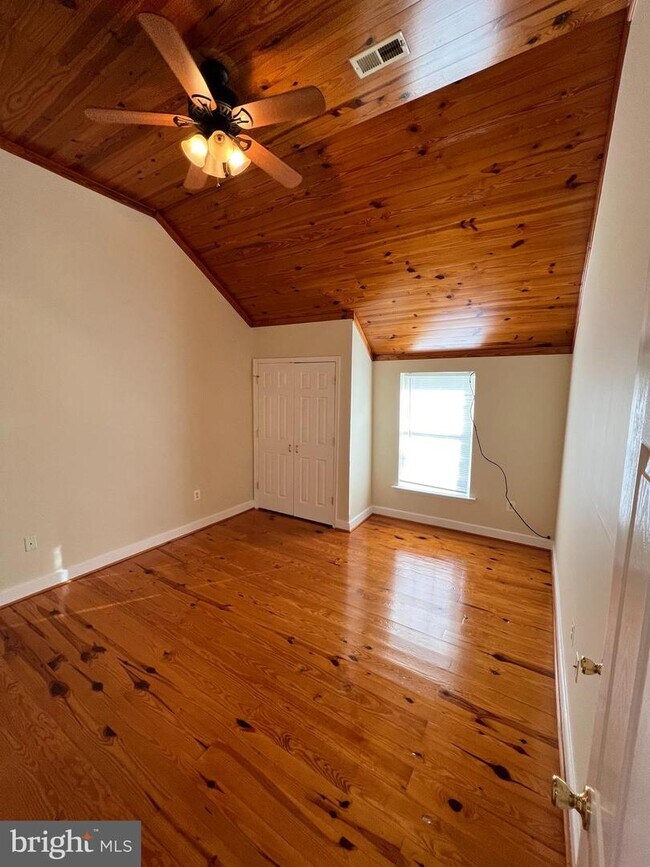 Foto del edificio - 13529 Mount Victoria Pl