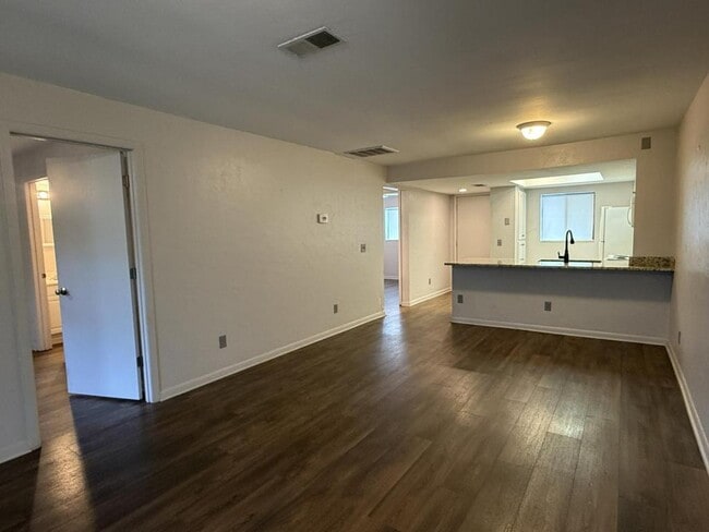 Building Photo - 4307 Holly Tree Rd