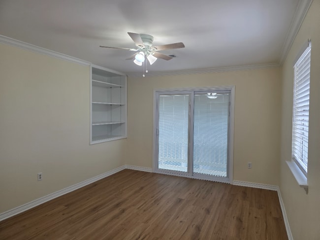 Building Photo - 57400 Oak Ave