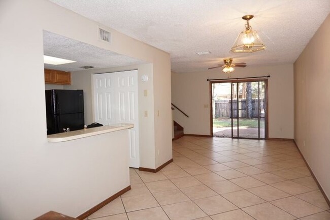 Foto del edificio - 3/2 towhome in Melissa Estates