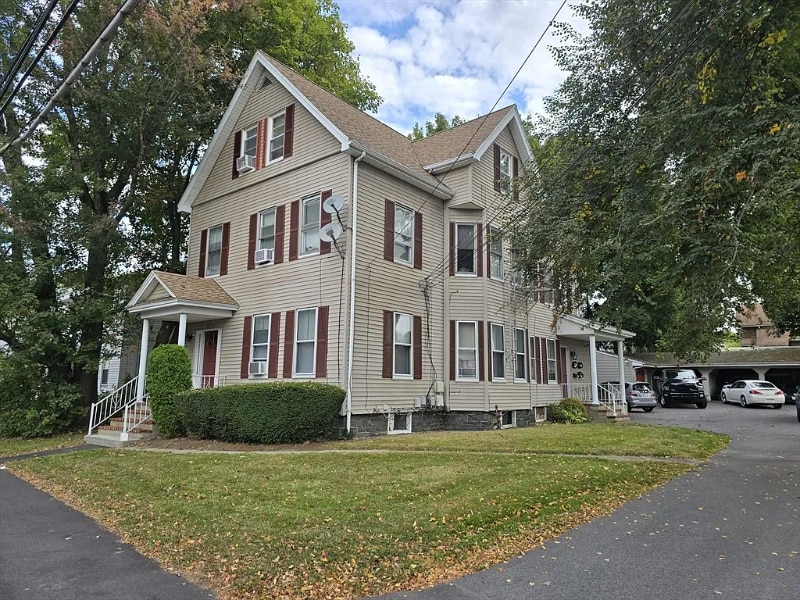 Primary Photo - 173 Bay St