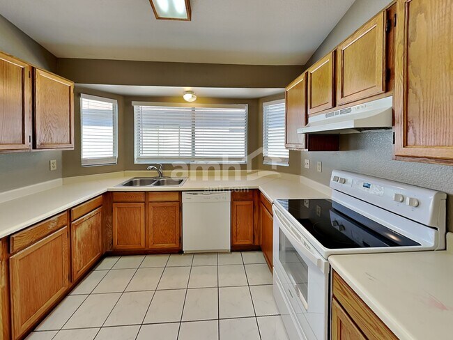 Building Photo - 8655 N 107th Dr
