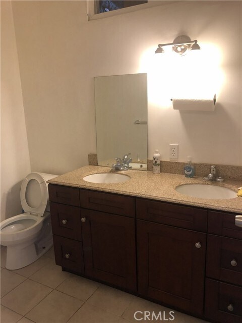 Foto del edificio - 318 Metropole Ave