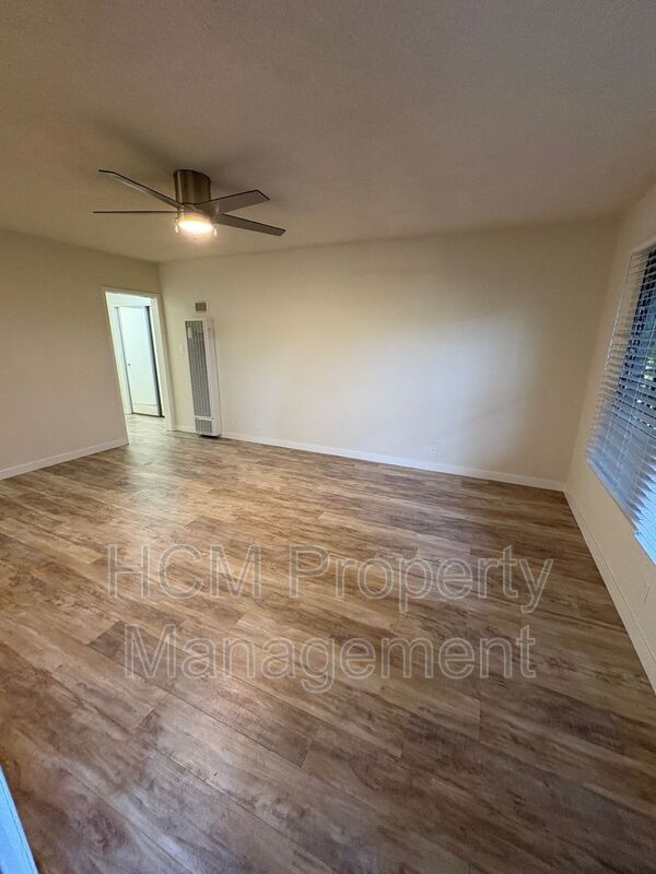 Foto del edificio - 4714 Slauson Ave
