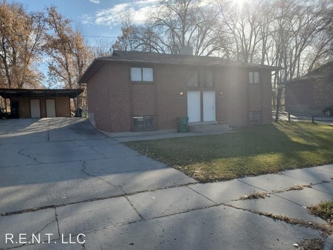 Building Photo - 8285-8287 Julie Anna Ct