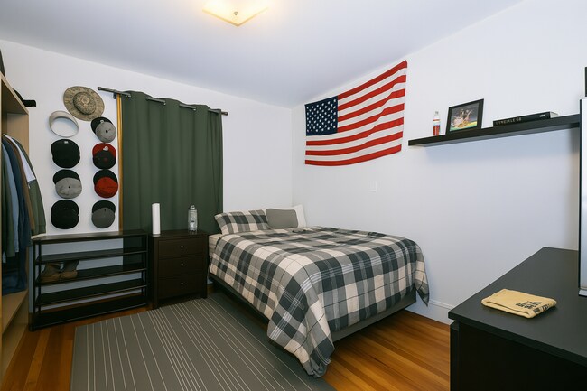 Foto del edificio - Modern 3-Bedroom Duplex Townhouse | + Priv...
