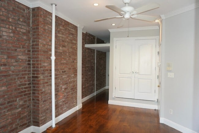 Building Photo - 697 Tenth Ave (47th & 48th Ave), #2FS