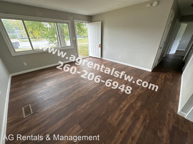 Building Photo - 3 br, 1 bath House - 2714 Fairbrook Ct